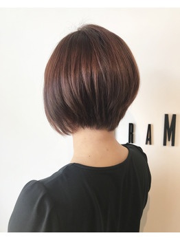 骨格補正カットで立体的なヘアスタイルに♪