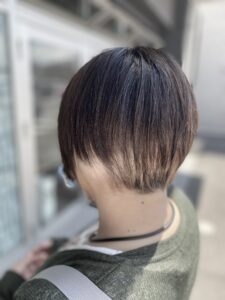 インナーカラーを活かしてバッサリ“ショートヘアー”♪