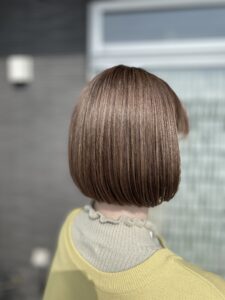 ミニボブ×コスメストレートでお手入れ簡単ヘアに♪