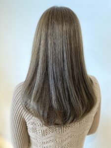 【縮毛矯正】湿気で髪の癖が気になる方にコスメストレート♪