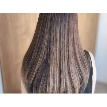 艶感カラー×コスメストレート